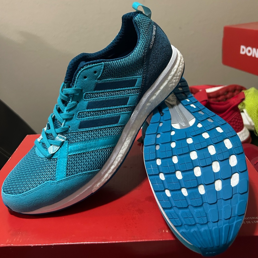 ADIDAS ADIZERO TEMPO 9 Men Running Shoe Size 9.5 Brand New No Box
